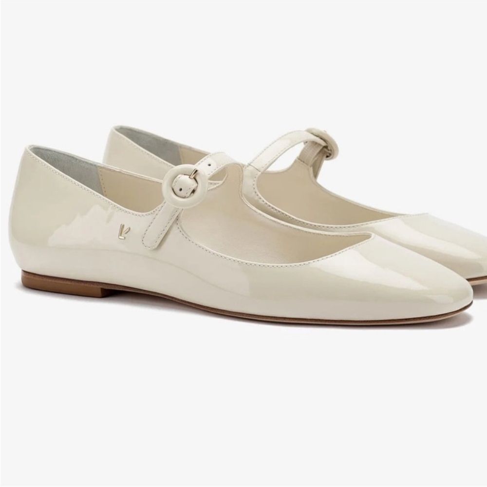 Larroude/Dust Bag Blair Vary Jane Flat $315